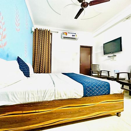 Hotel Galaxy Inn Near Delhi International Airport Új-Delhi Kültér fotó
